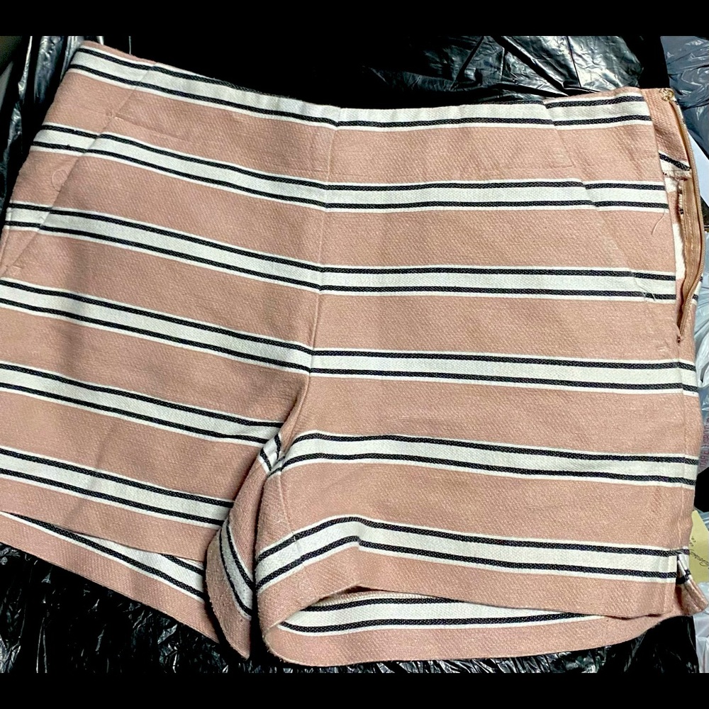 Woman Material shorts